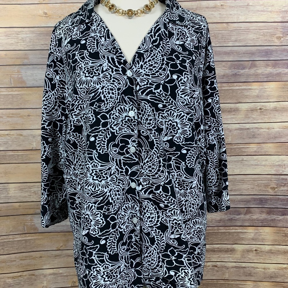 Cathy Daniels 2X B/W Botton Down 3/4 Sleeve Top